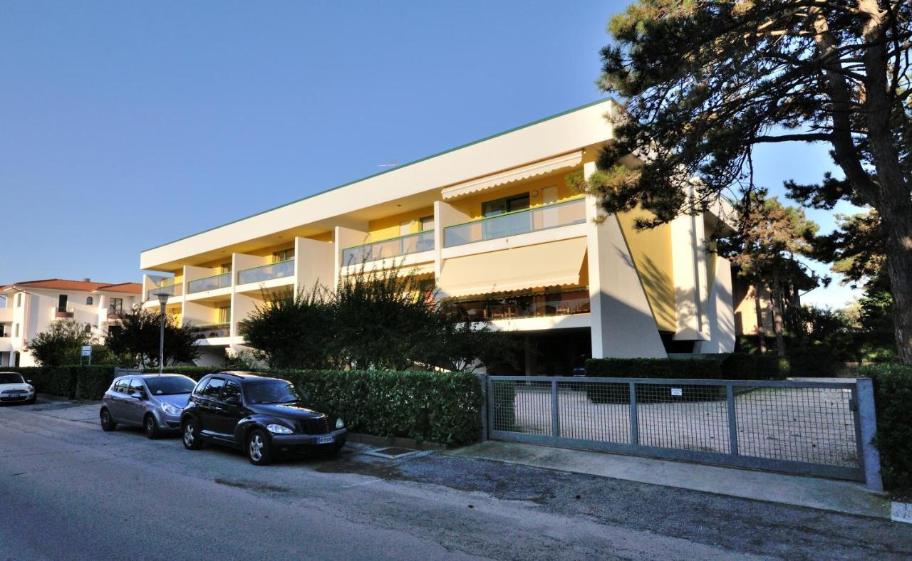 Condominio Croce Del Sud Bibione Buitenkant foto